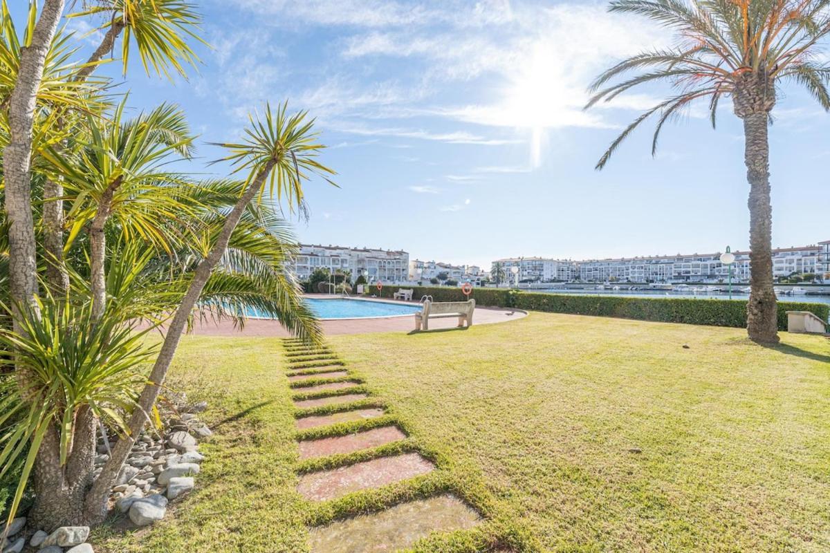 1005 Apartamento Con Vistas Al Lago San Maurici By Homeselectspain 엠푸리아브라바 외부 사진